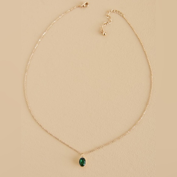 Emerald Birthstone Pendant Necklace - Picture 2 of 3